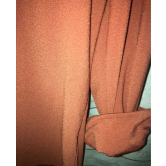 Mine Blouse Size M V Neck Front Half Zip - Picture 4 of 8